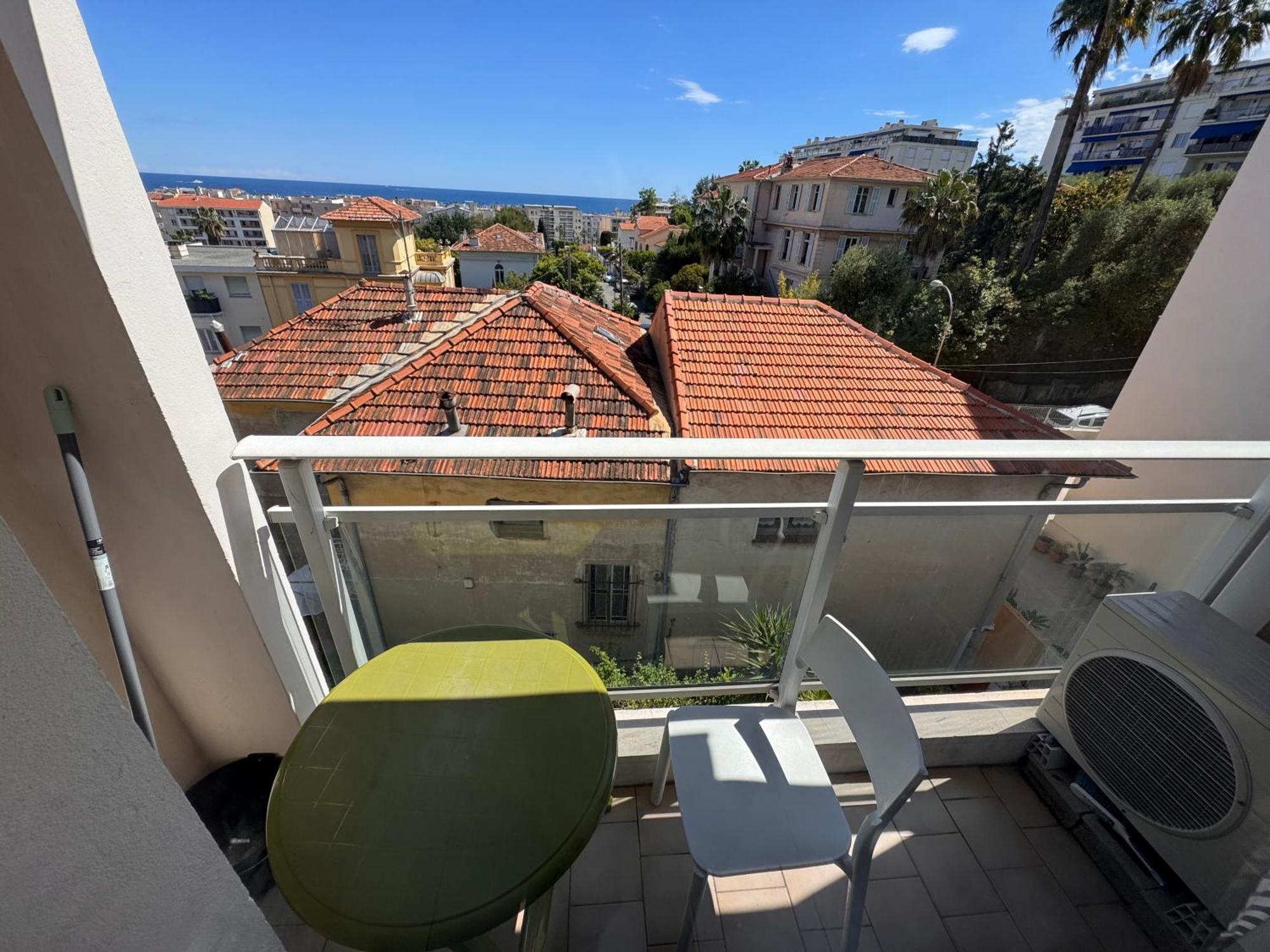 Sunshine Apartment *